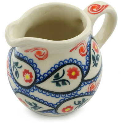 Pitcher in pattern D184