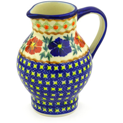 Pitcher in pattern D27