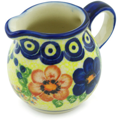 Pitcher in pattern D64