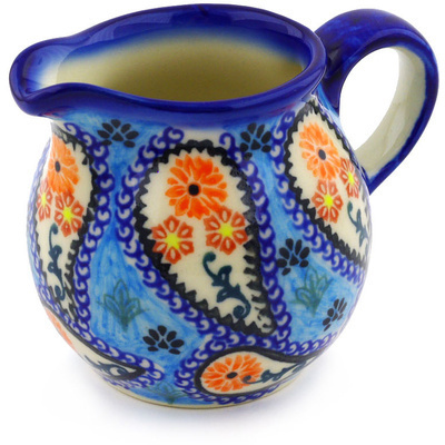 Pitcher in pattern D104