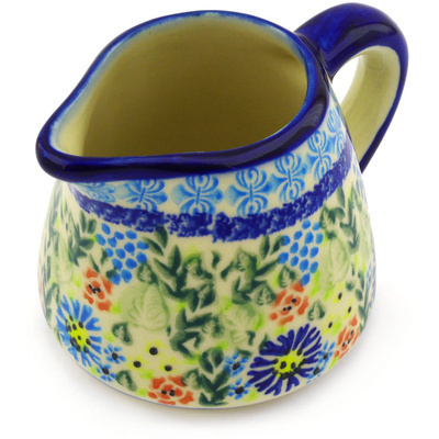 Pitcher in pattern D82