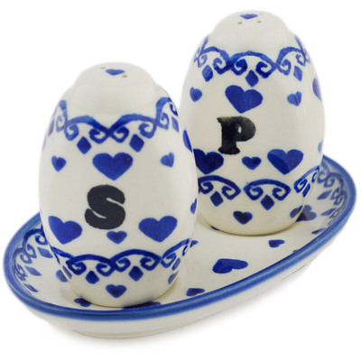 Pattern D171 in the shape Salt and Pepper Set